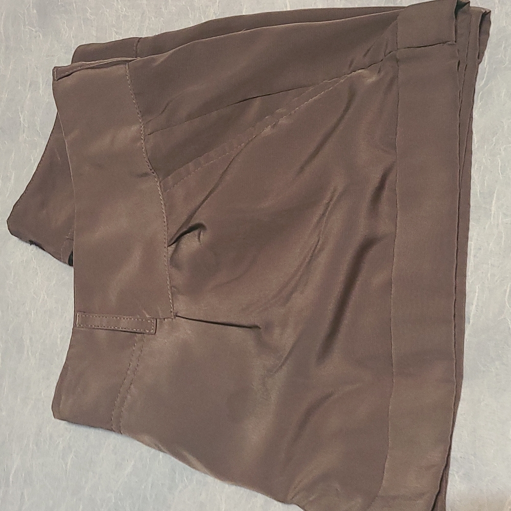 EXPRESS SHORTS - Picture 2 of 4
